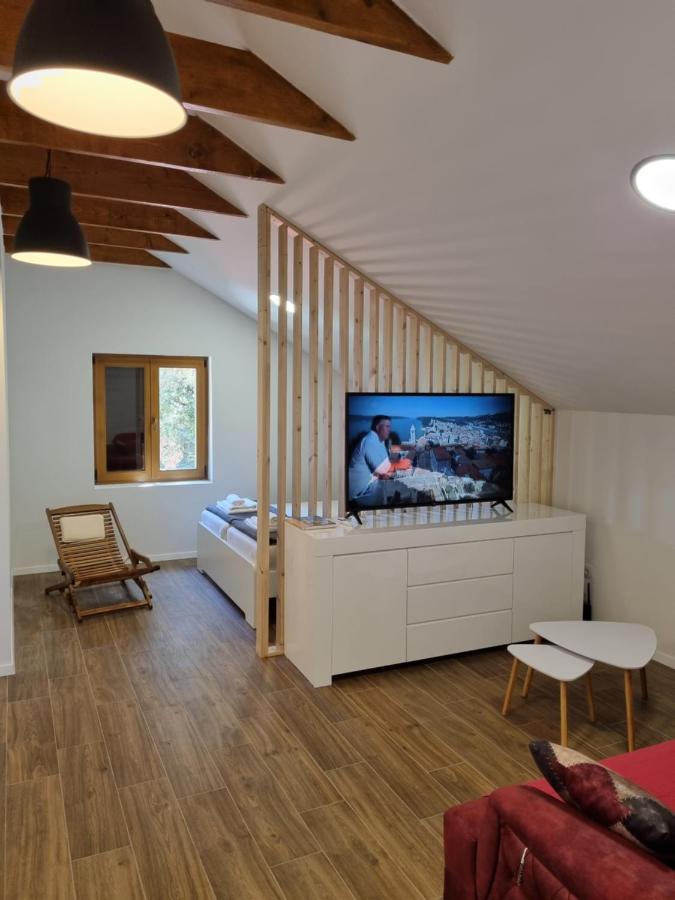 Apartments Jungic, Rab Banjol Bagian luar foto