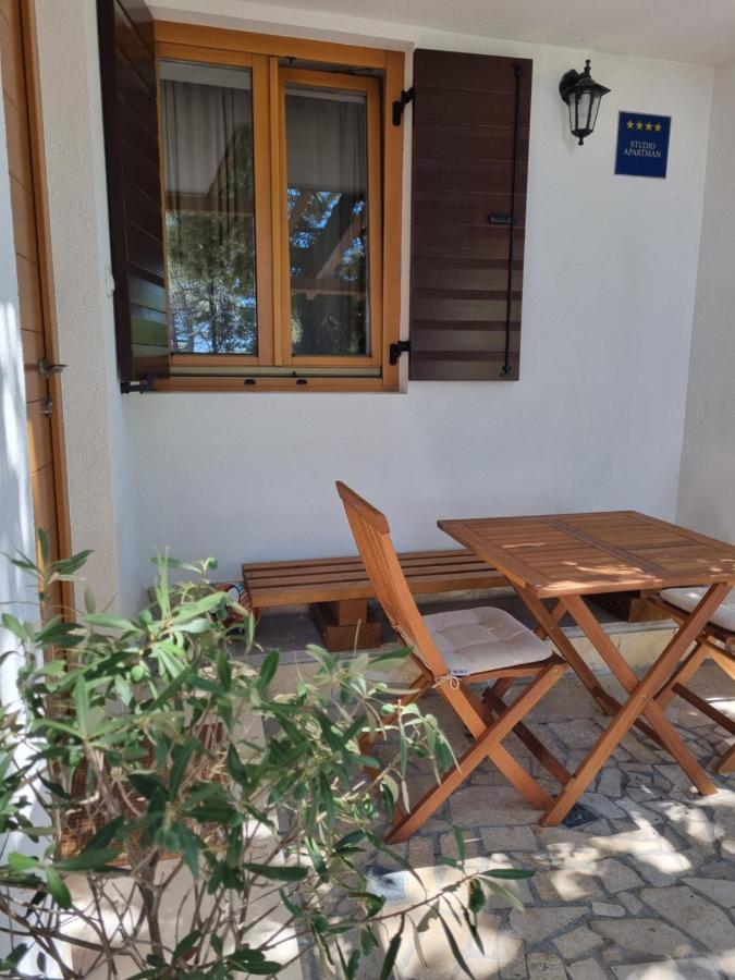 Apartments Jungic, Rab Banjol Bagian luar foto