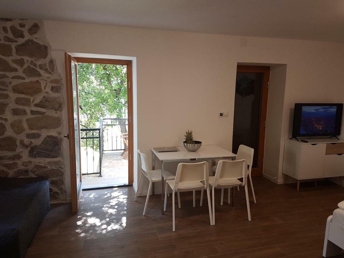 Apartments Jungic, Rab Banjol Bagian luar foto