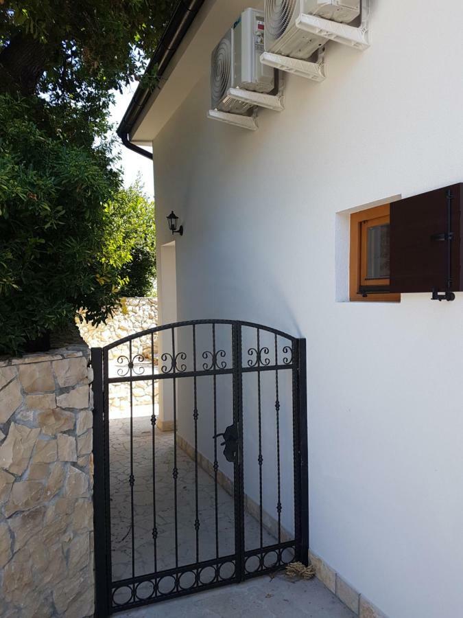 Apartments Jungic, Rab Banjol Bagian luar foto