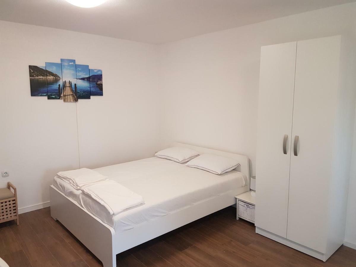 Apartments Jungic, Rab Banjol Bagian luar foto